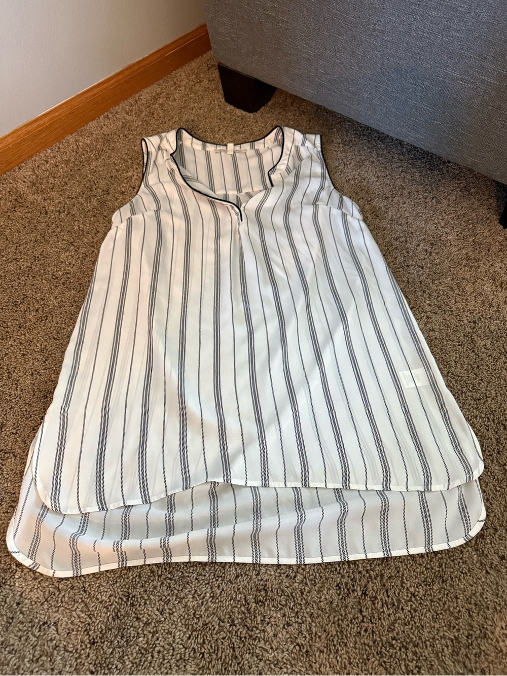 Daniel Rainn White Sleeveless Striped Chemise with Black Stripes